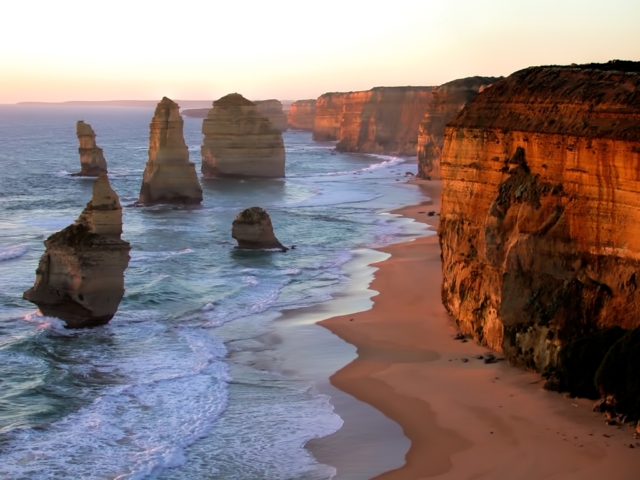 8Rob BowkerThe 12 Apostles 2 640x480 First or Last Light on the Land, July 2017
