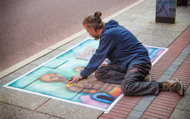 Highly Commended Chris Woods Street Artist 8 640x480 August 2020   Action