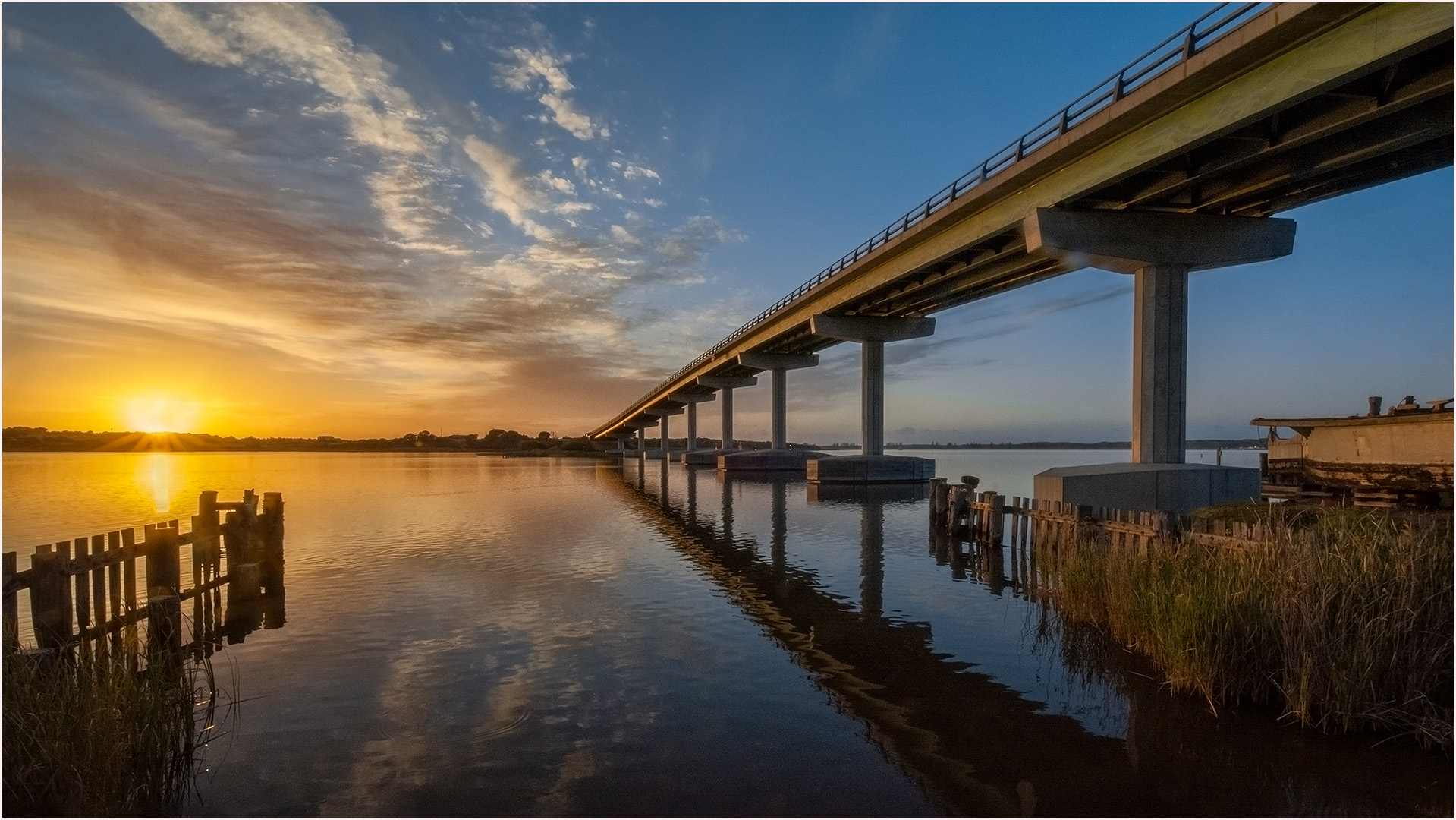 Hodgson John Hindmarsh Island Bridge at Dawn 8 March 2021   Fences