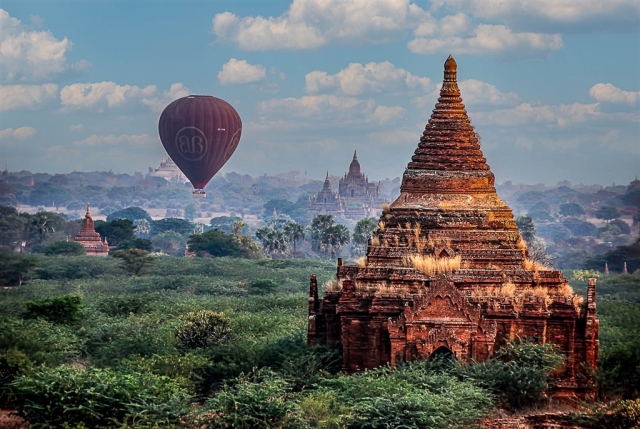Bowker Rob Ballon over Bagan Pagodas 1 of 1 9 Digital Projected Open A Grade  640x480 July 2023   Still Life